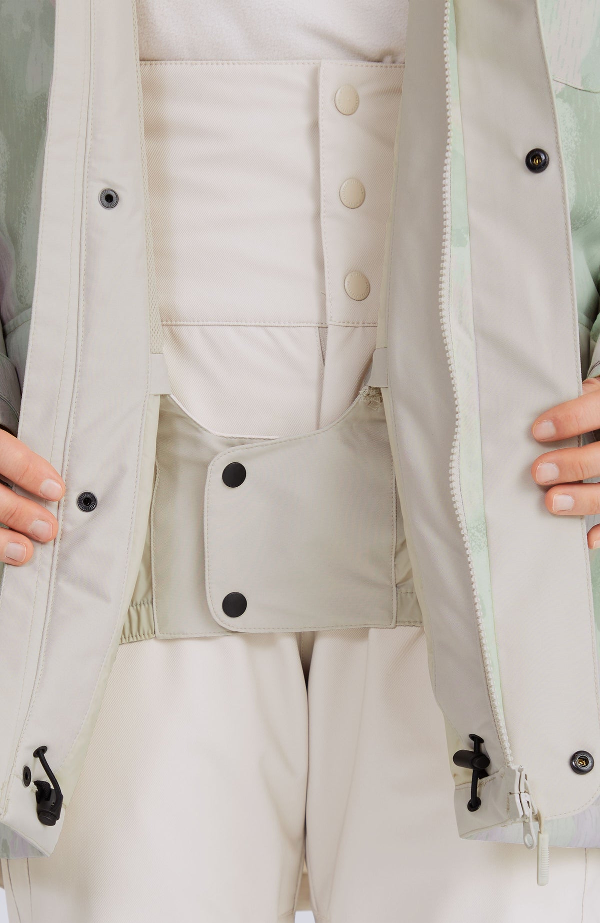 UTILITY HYBRID JACKET