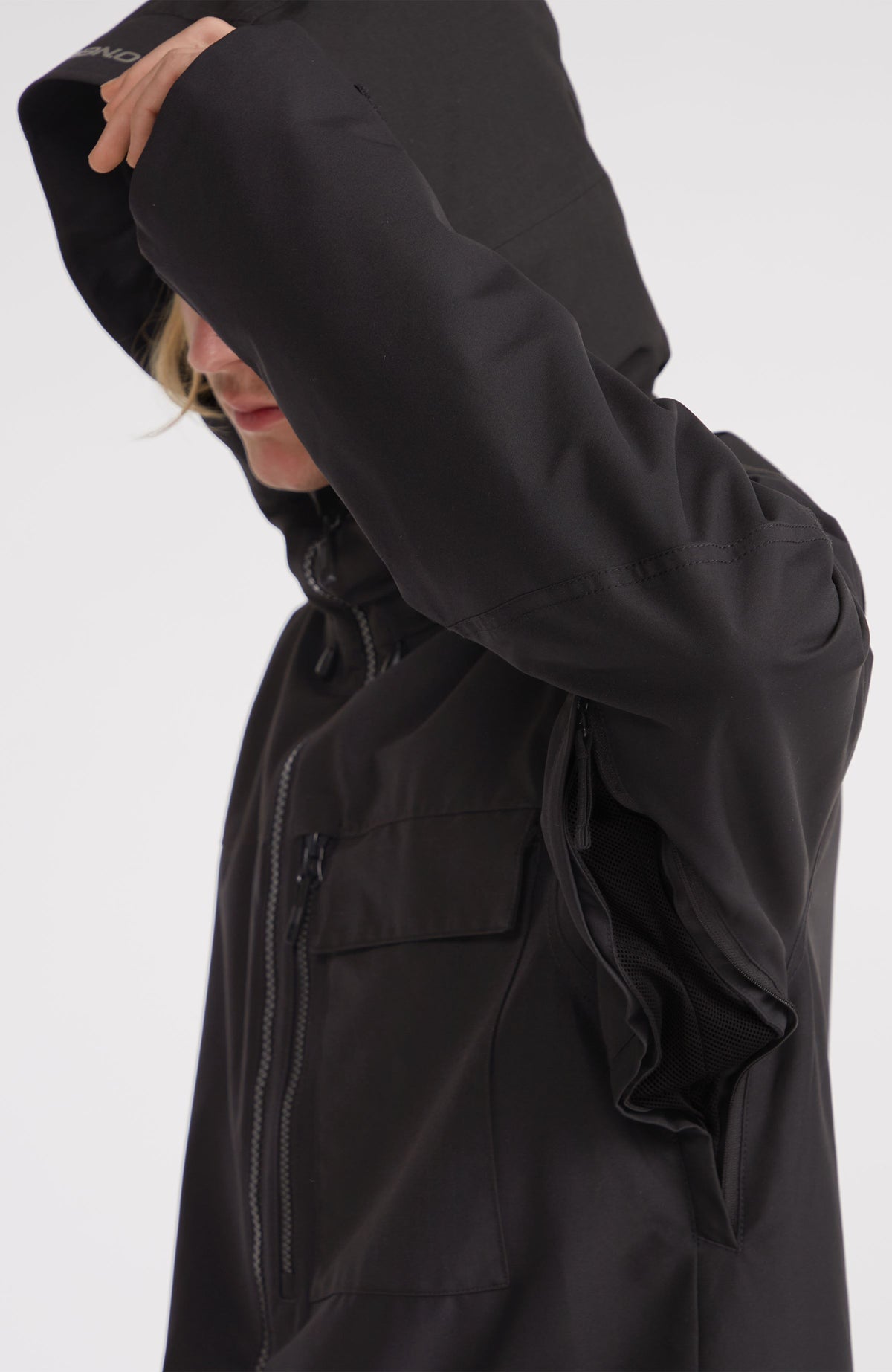 UTILITY HYBRID JACKET