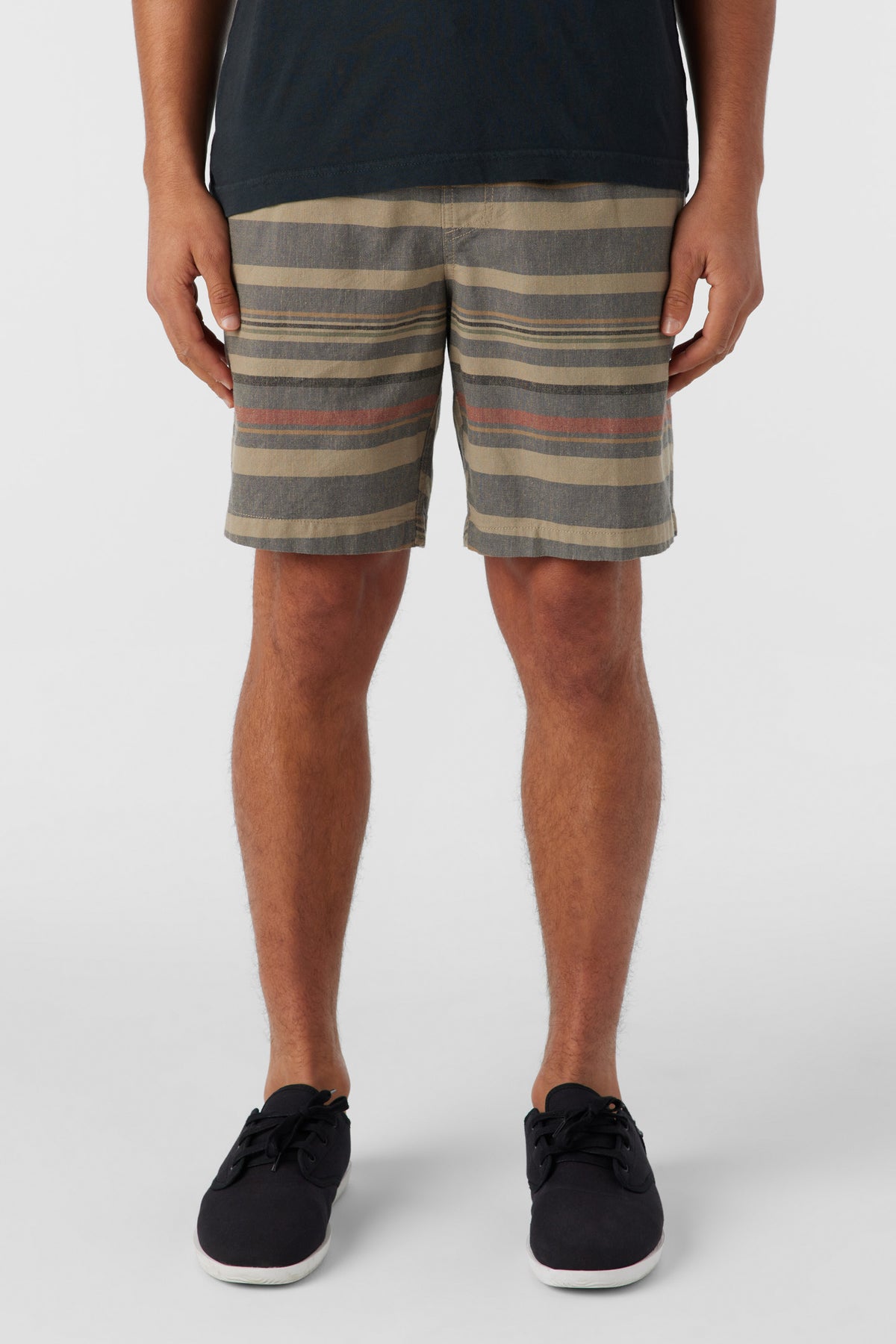 LOW KEY STRIPE SHORT