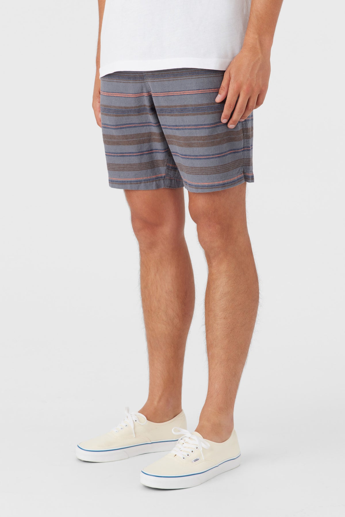 LOW KEY STRIPE SHORT