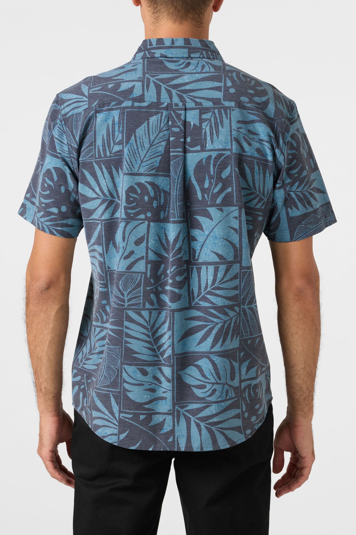 TRVLR UPF TRAVERSE SHORT SLEEVE RELAXED