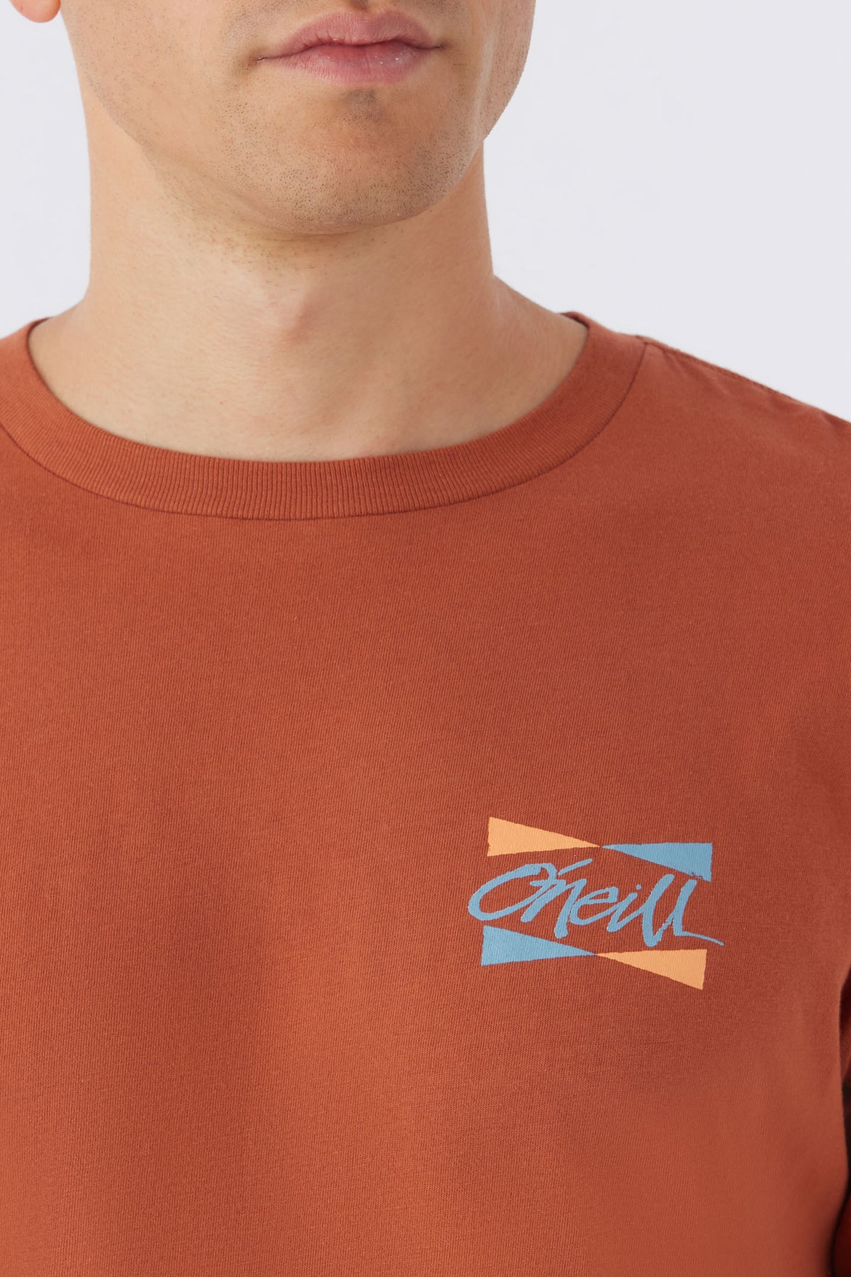 BANNER LONG SLEEVE TEE