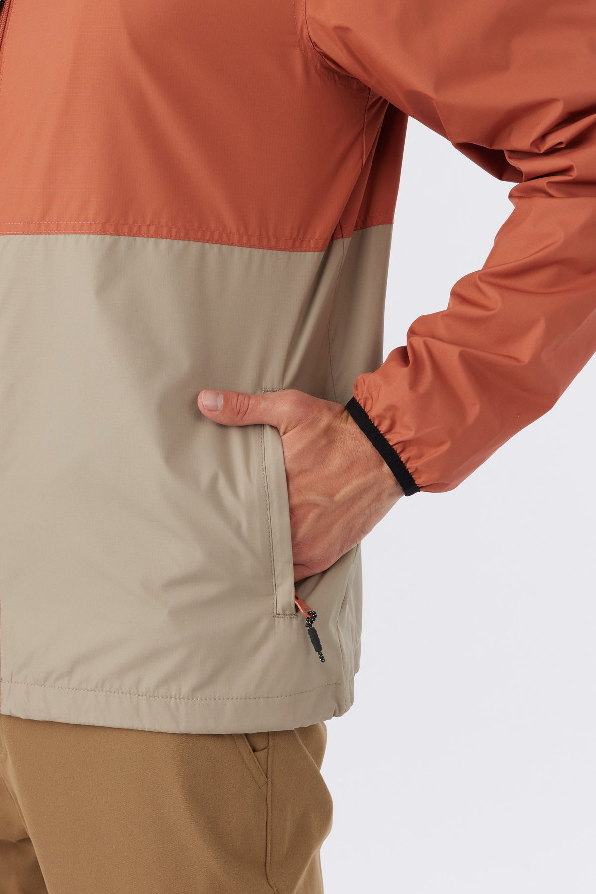 NOMADIC WINDBREAKER