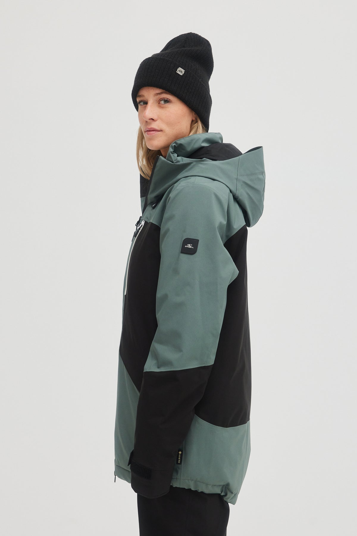 GORE-TEX INSULATED JACKET