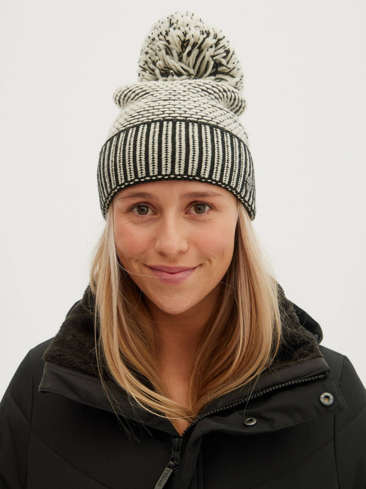 O'Neill Ladies Chunky Beanie in Black Out
