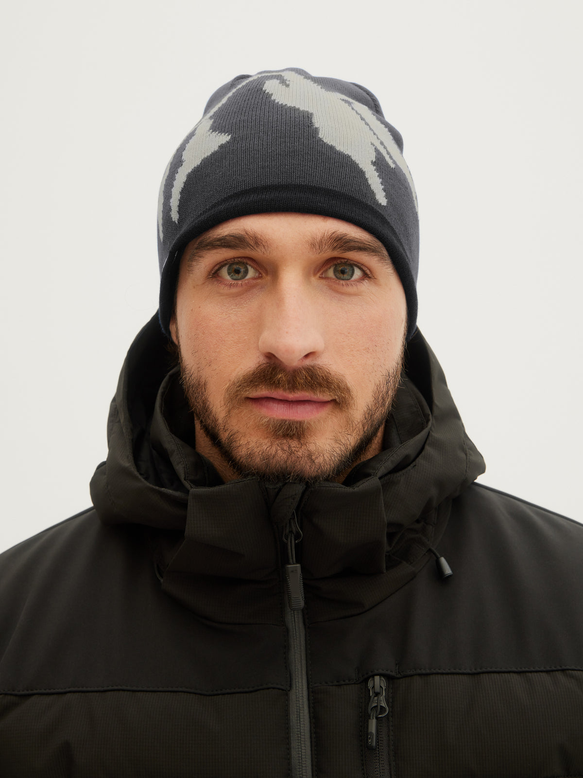 O'Neill Mens Reversible Logo Beanie in Black Out