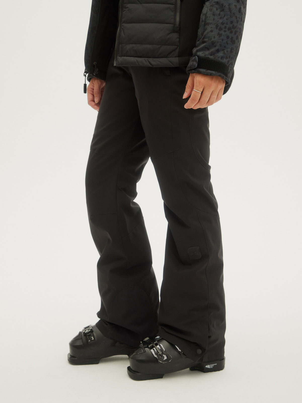 O'Neill Ladies Star Slim Pants in Black Out