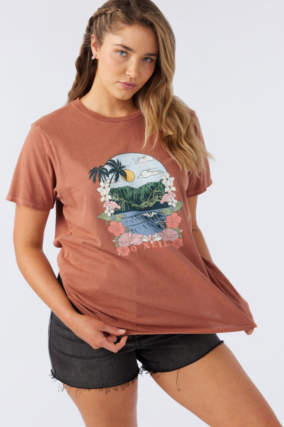 PARADISE HAPPENS TEE