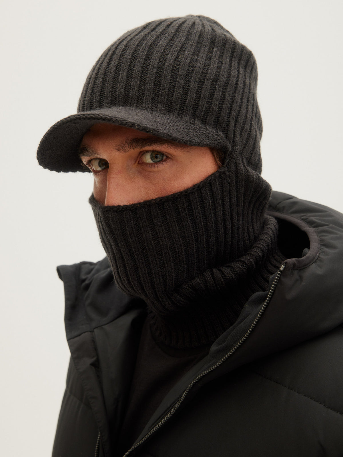 O'Neill Mens O'Neill Visor Beanie in Black Out