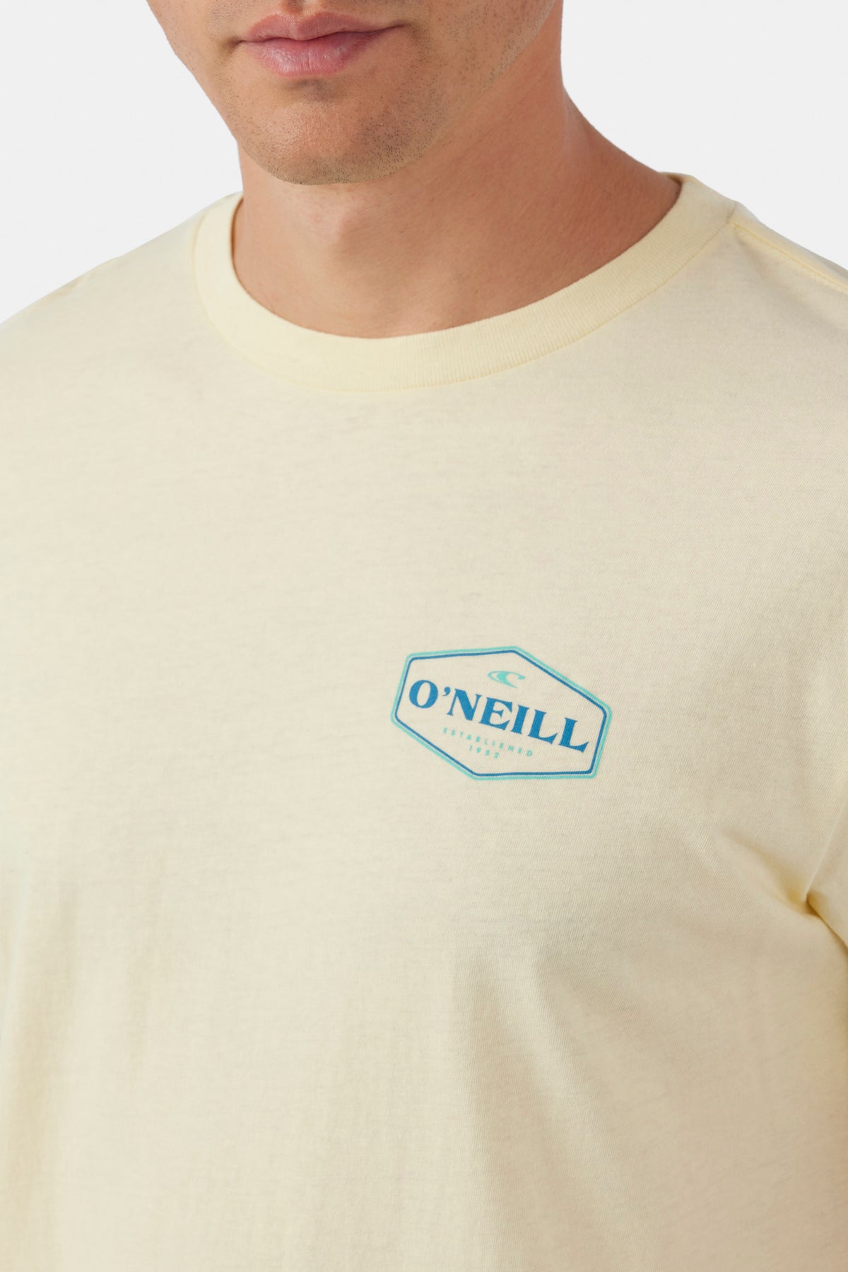 HOWLER TEE