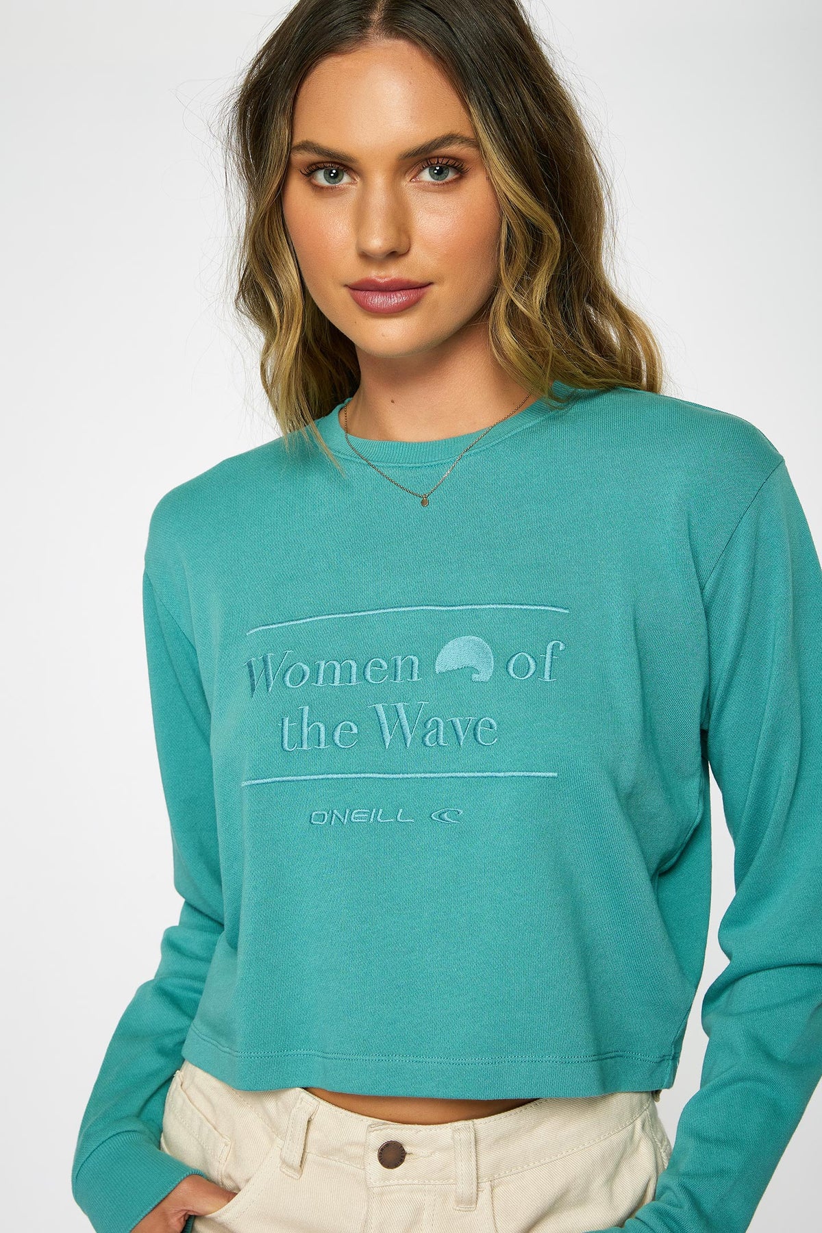 WOMEN OF THE WAVE INLET CROP PULLOVER