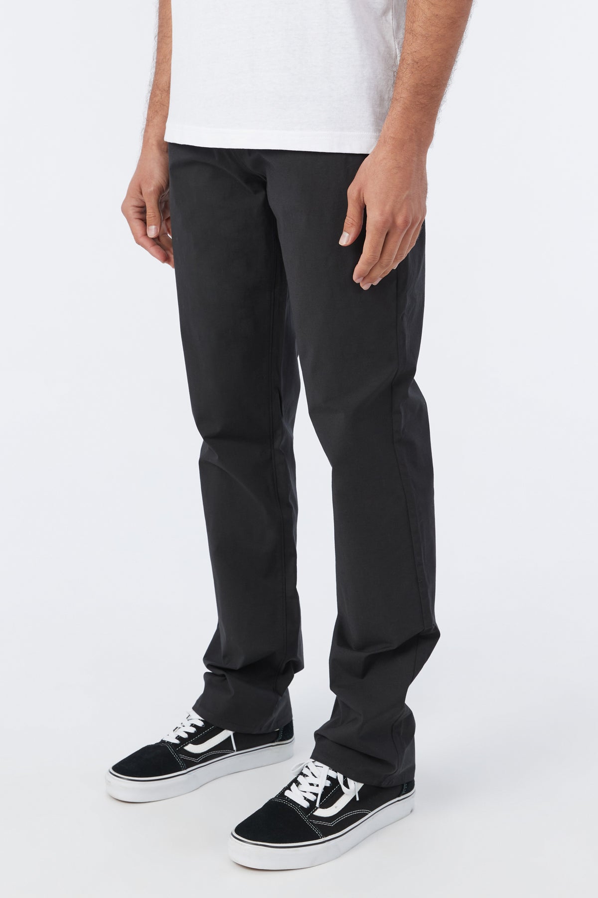 MISSION HYBRID CHINO PANT