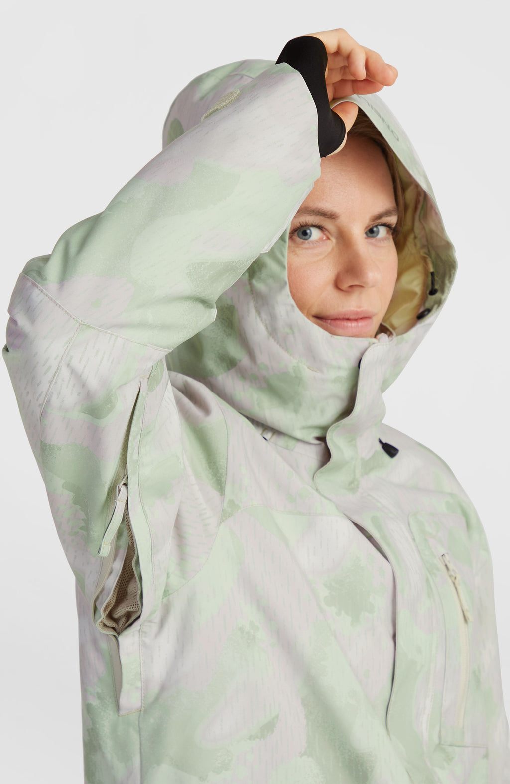 UTILITY HYBRID JACKET