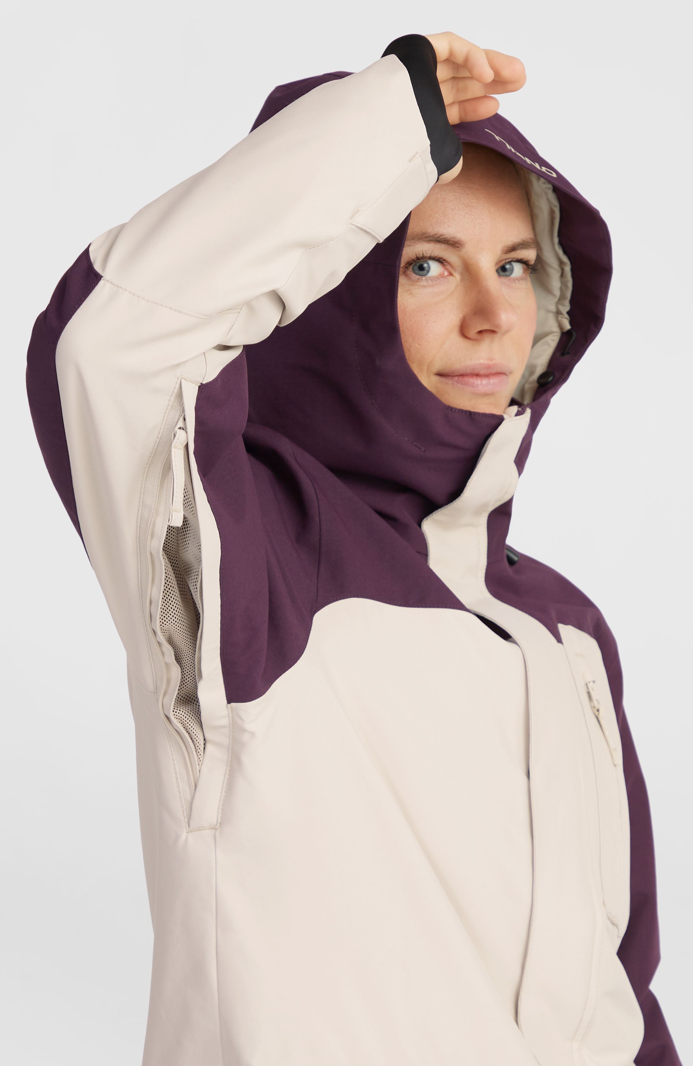 UTILITY HYBRID JACKET