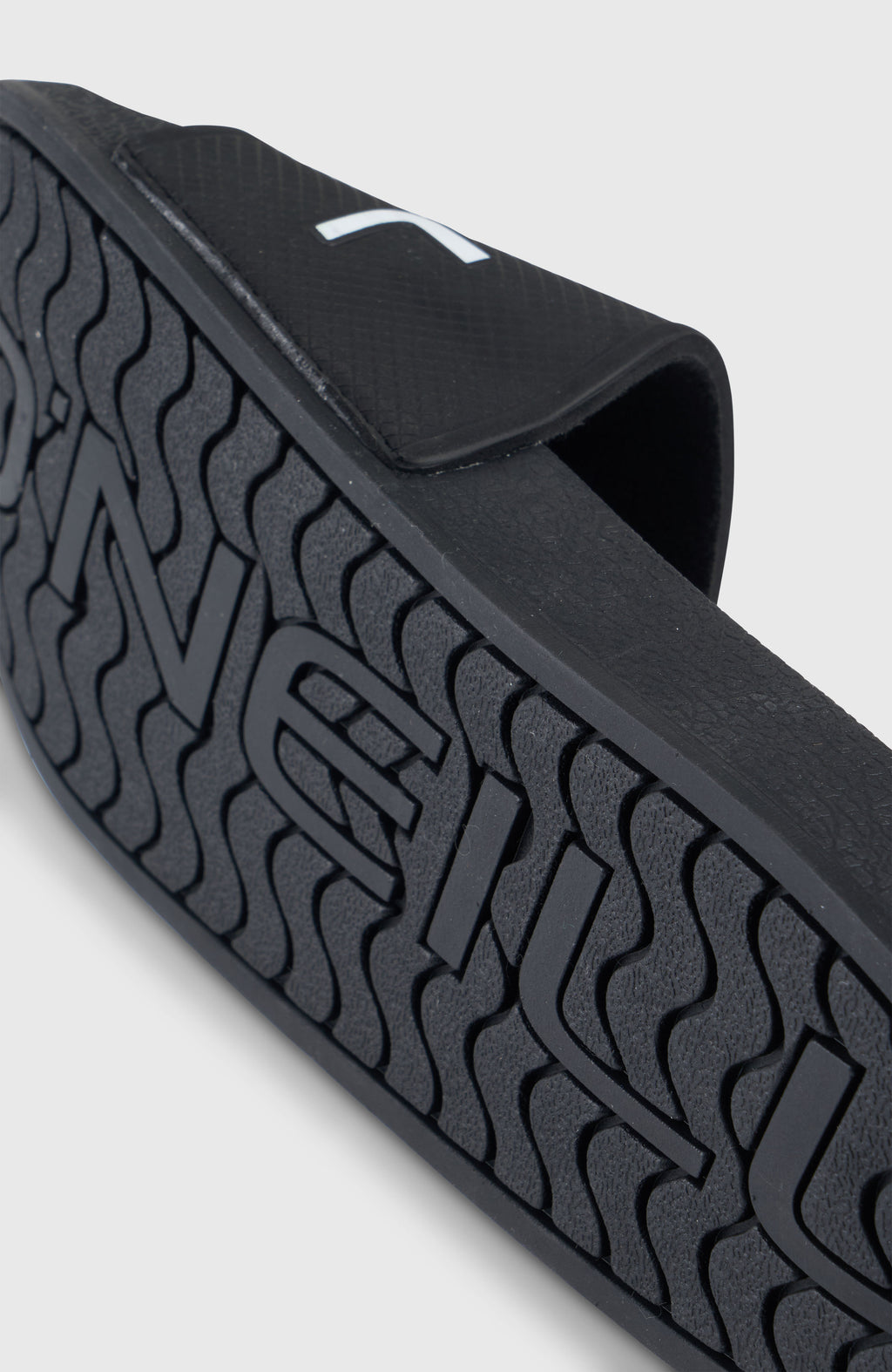 O`NEILL LOGO SLIDES