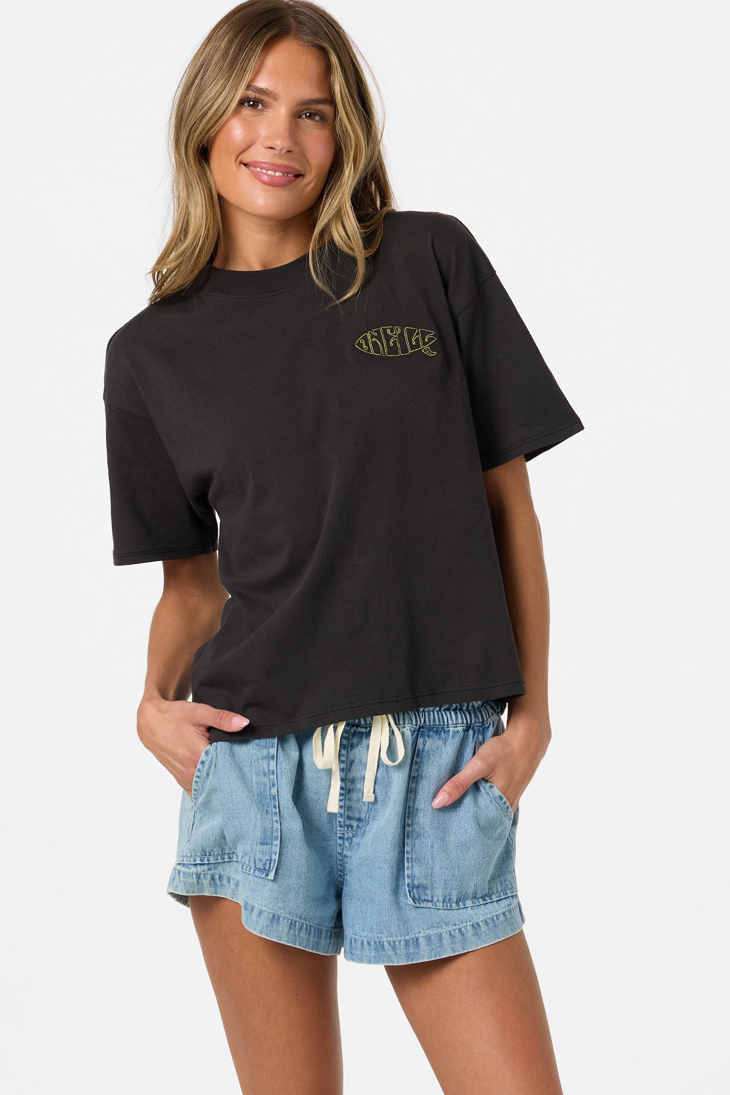 BOARD EMBROIDERED EASY TEES