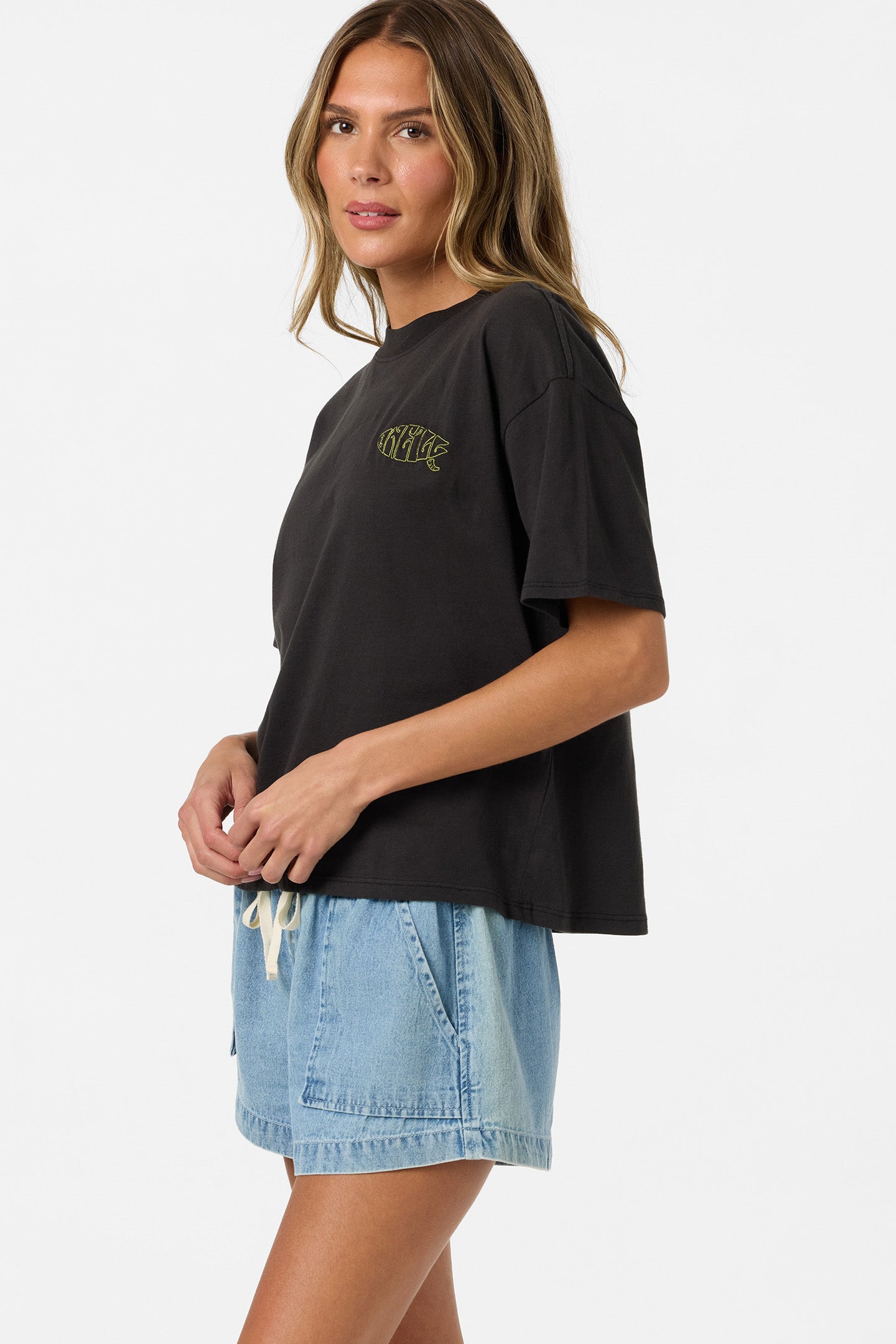 BOARD EMBROIDERED EASY TEES