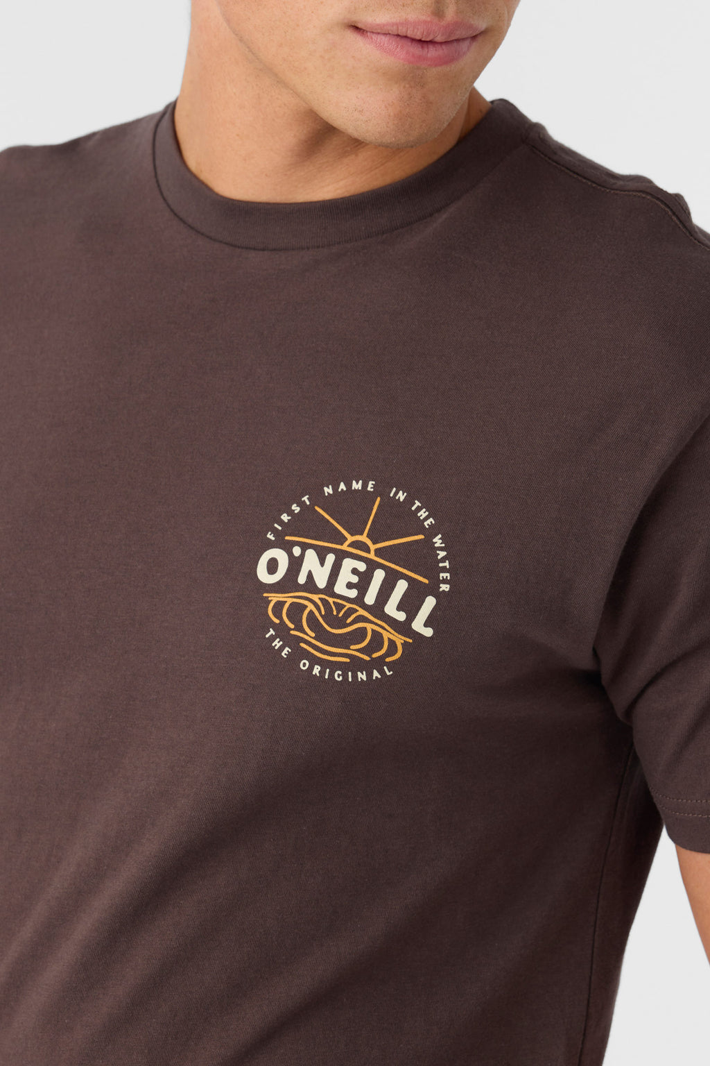 EMBOSSED TEE
