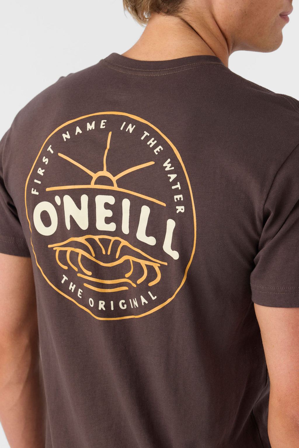 EMBOSSED TEE