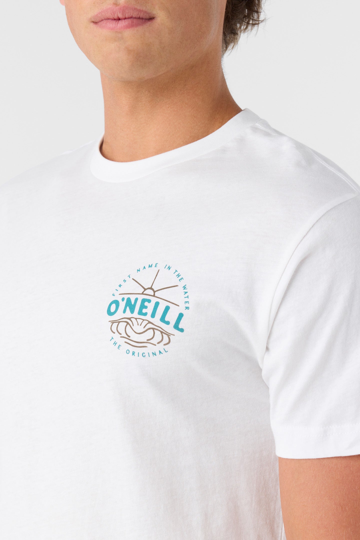 EMBOSSED TEE