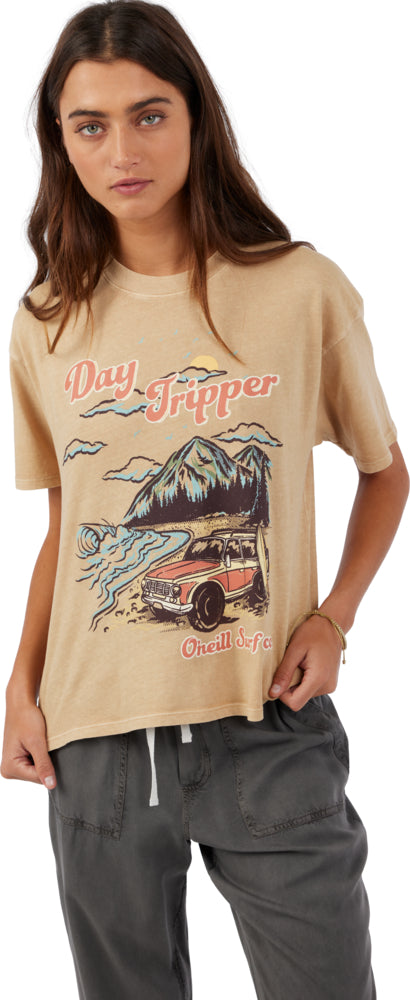 DAY TRIP SHORT SLEEVE TEE