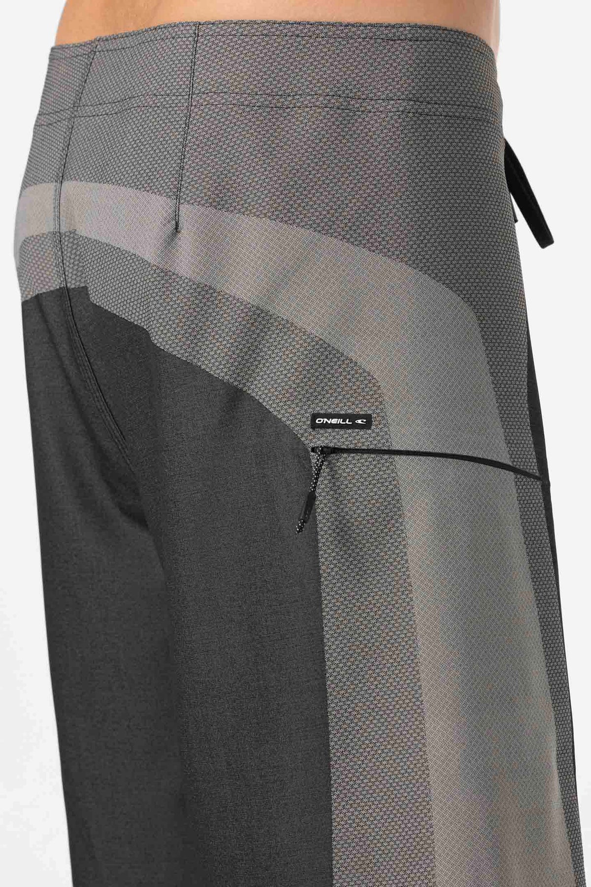 HYPERFREAK TECH V 20`` BOARDSHORT