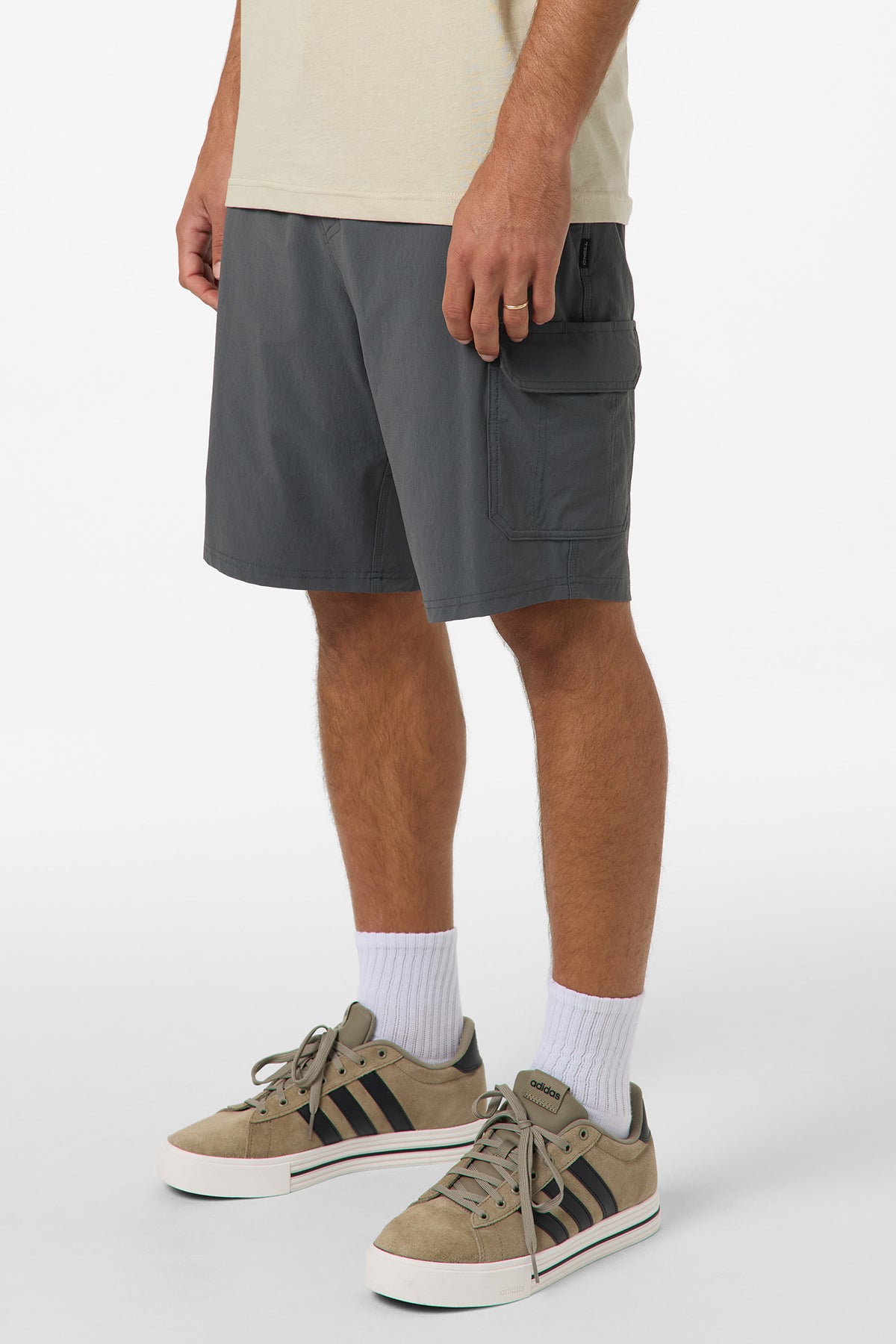 TRVLR CARGO HYBRID 20'' SHORT