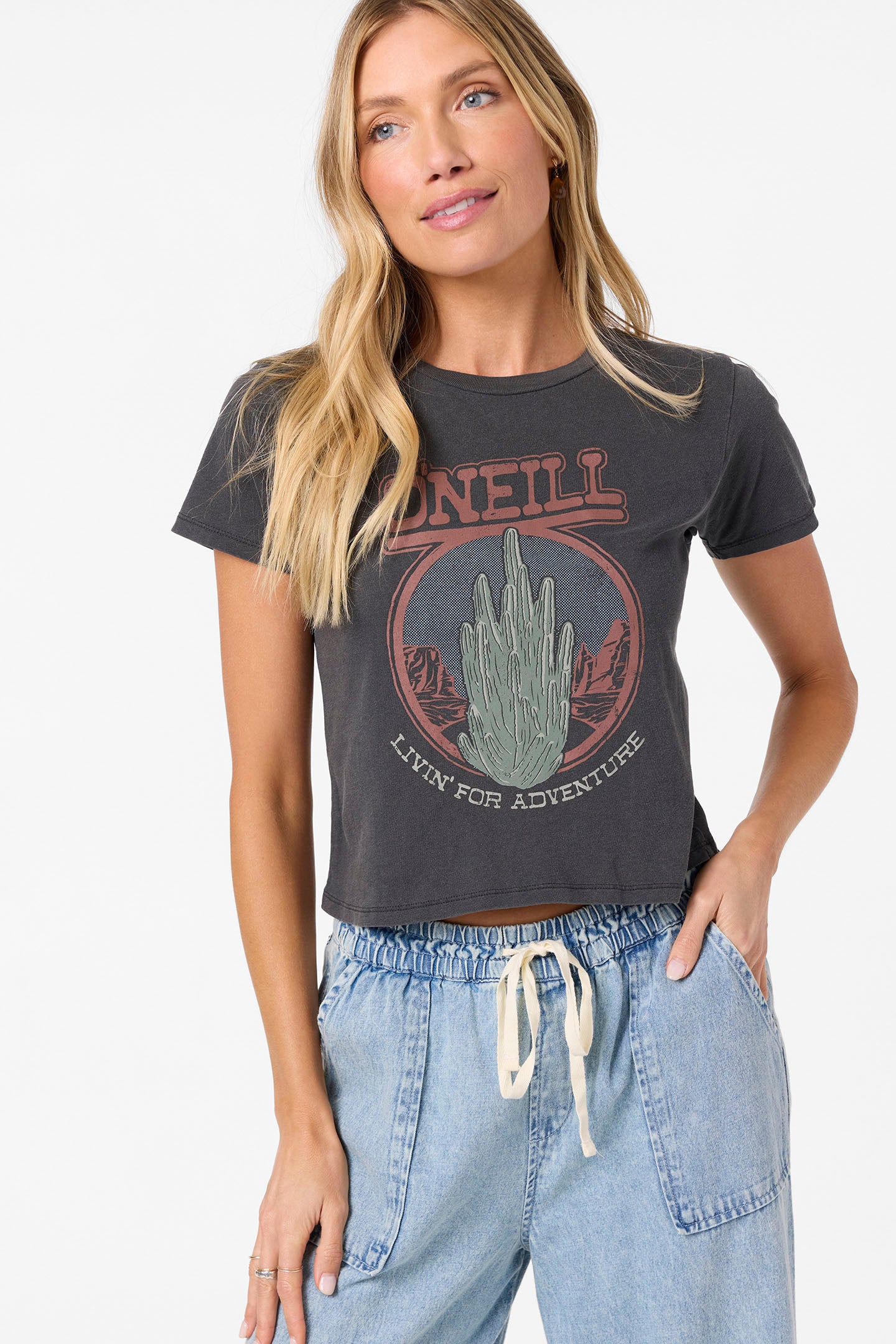 ROAD TRIPPIN FITTED TEE
