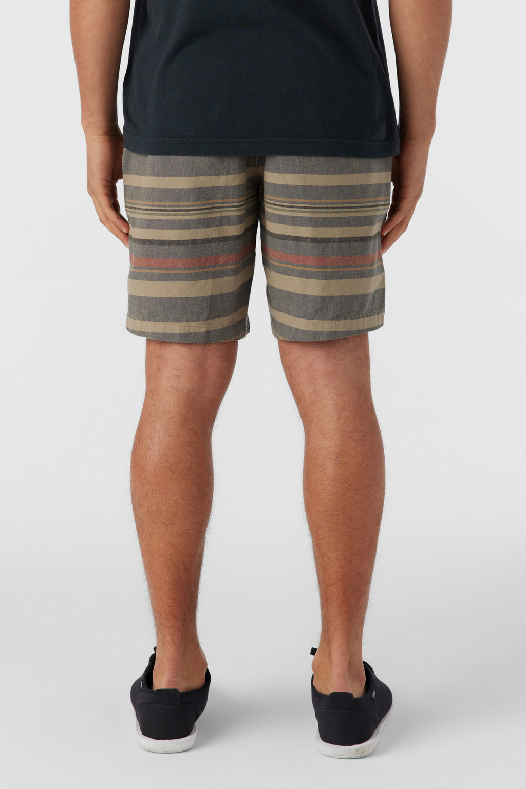 LOW KEY STRIPE SHORT