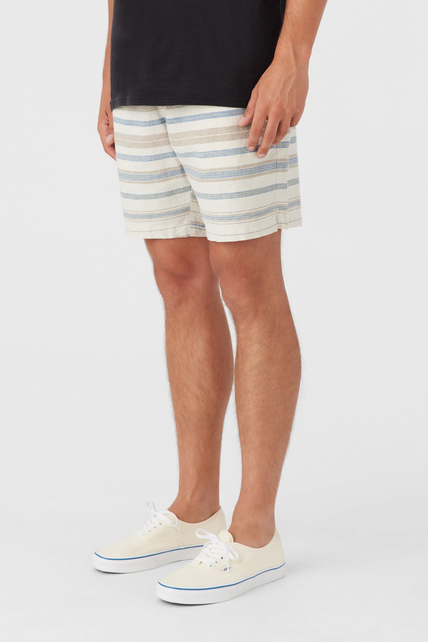LOW KEY STRIPE SHORT