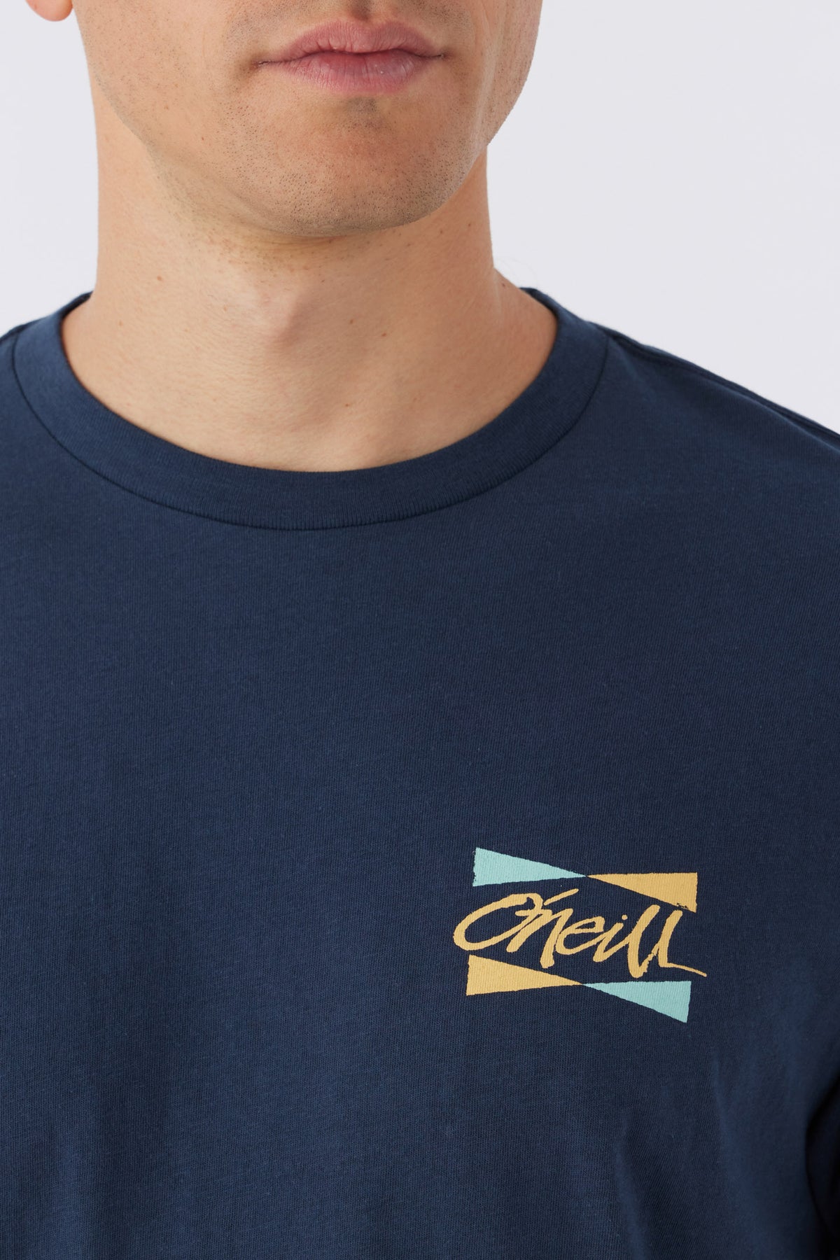 BANNER SHORT SLEEVE TEE