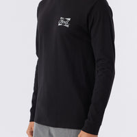 BANNER LONG SLEEVE TEE