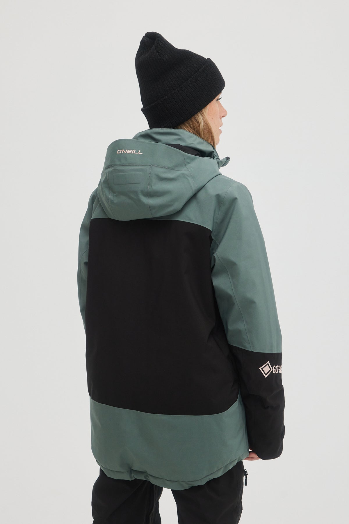 GORE-TEX INSULATED JACKET