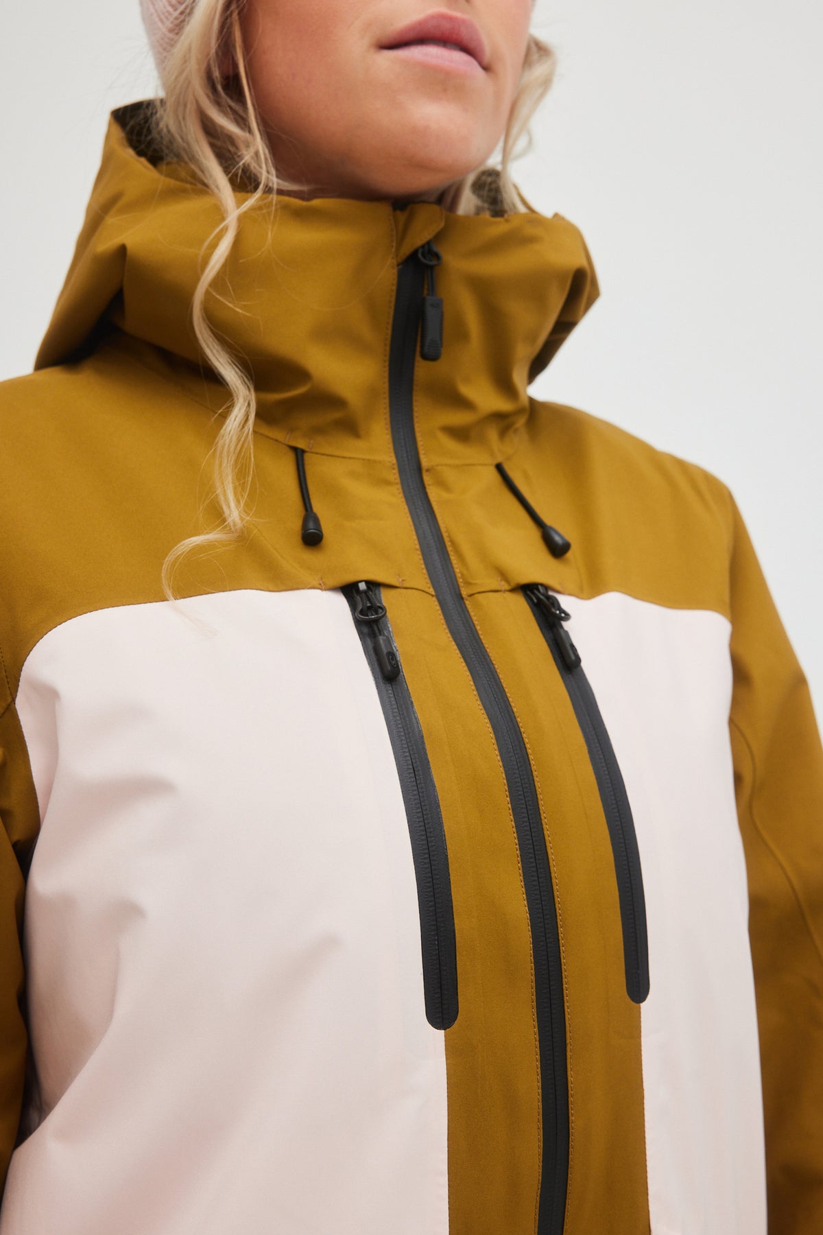 GORE-TEX INSULATED JACKET