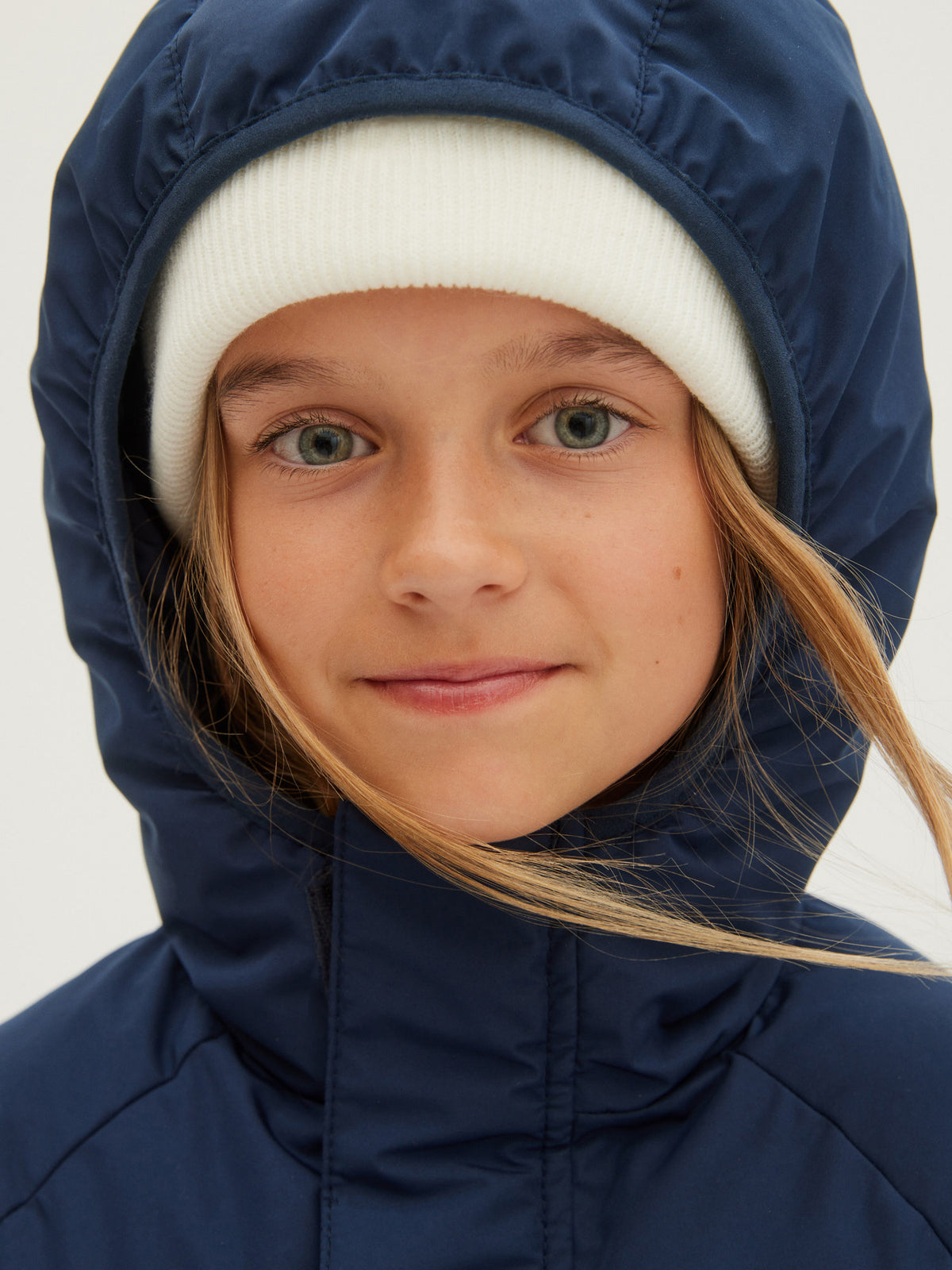 O'Neill Girls Powder Puff Anorak in Berry Conserve