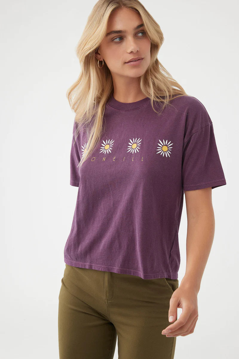 DANCING DAISY TEE