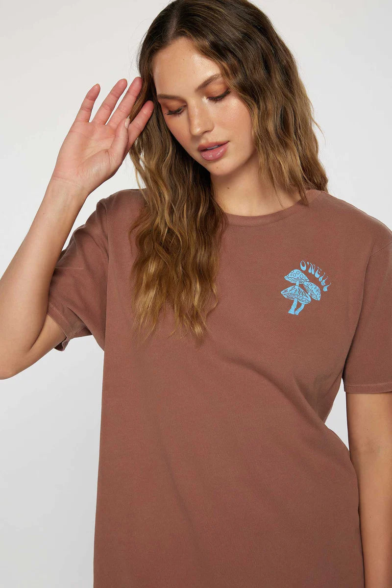 STAY MAGIC TEE