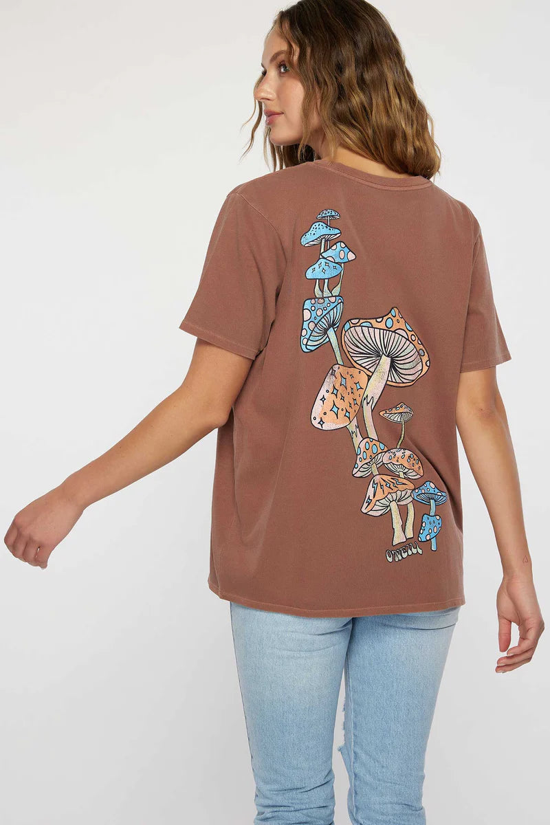 STAY MAGIC TEE