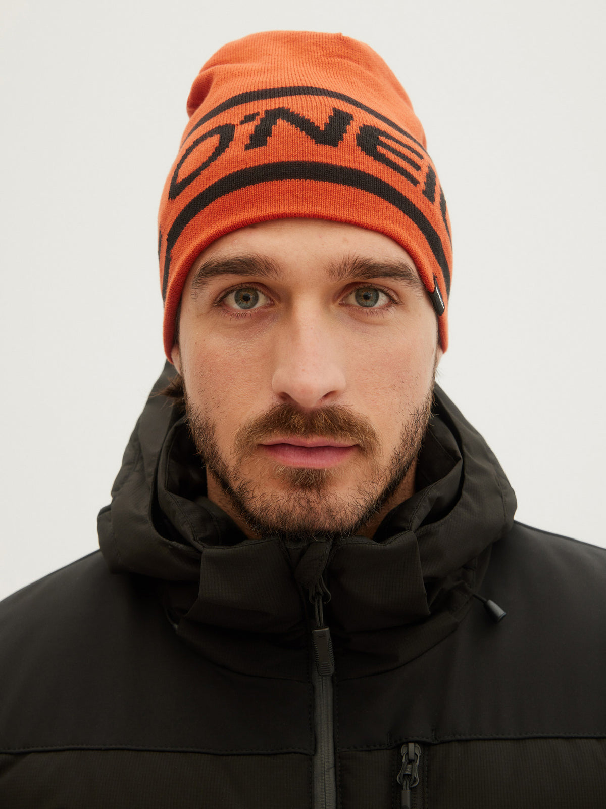 O'Neill Mens Reversible Logo Beanie in Rooibos Red