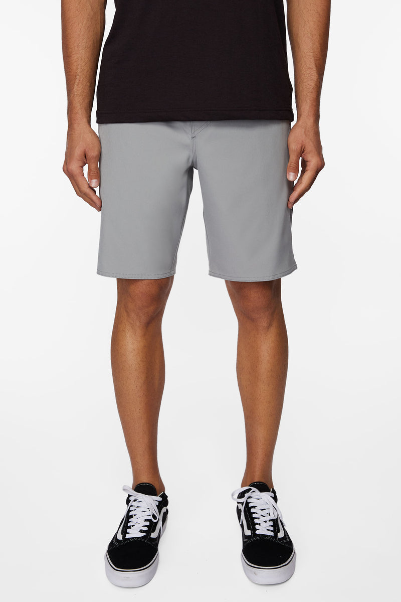 INTERLUDE 19'' HYBRID SHORT