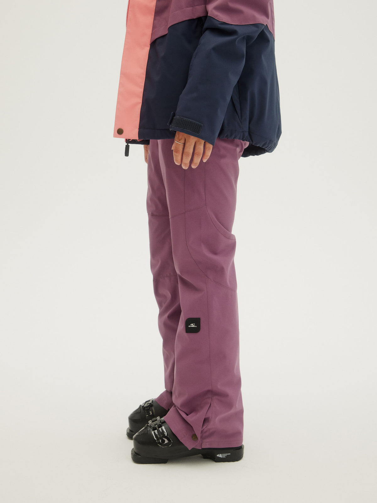 O'Neill Ladies Star Slim Pants in Berry Conserve