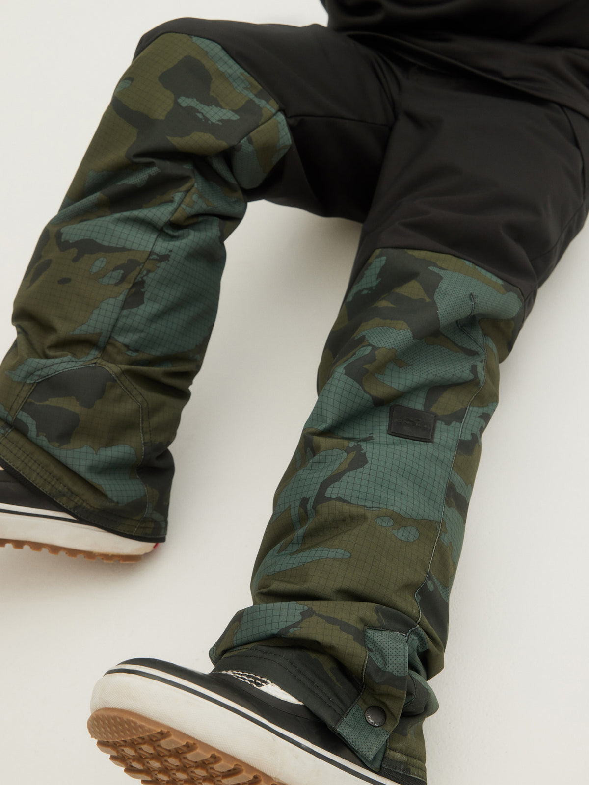 O'Neill Boys Anvil Colorblock Pants in Black Out