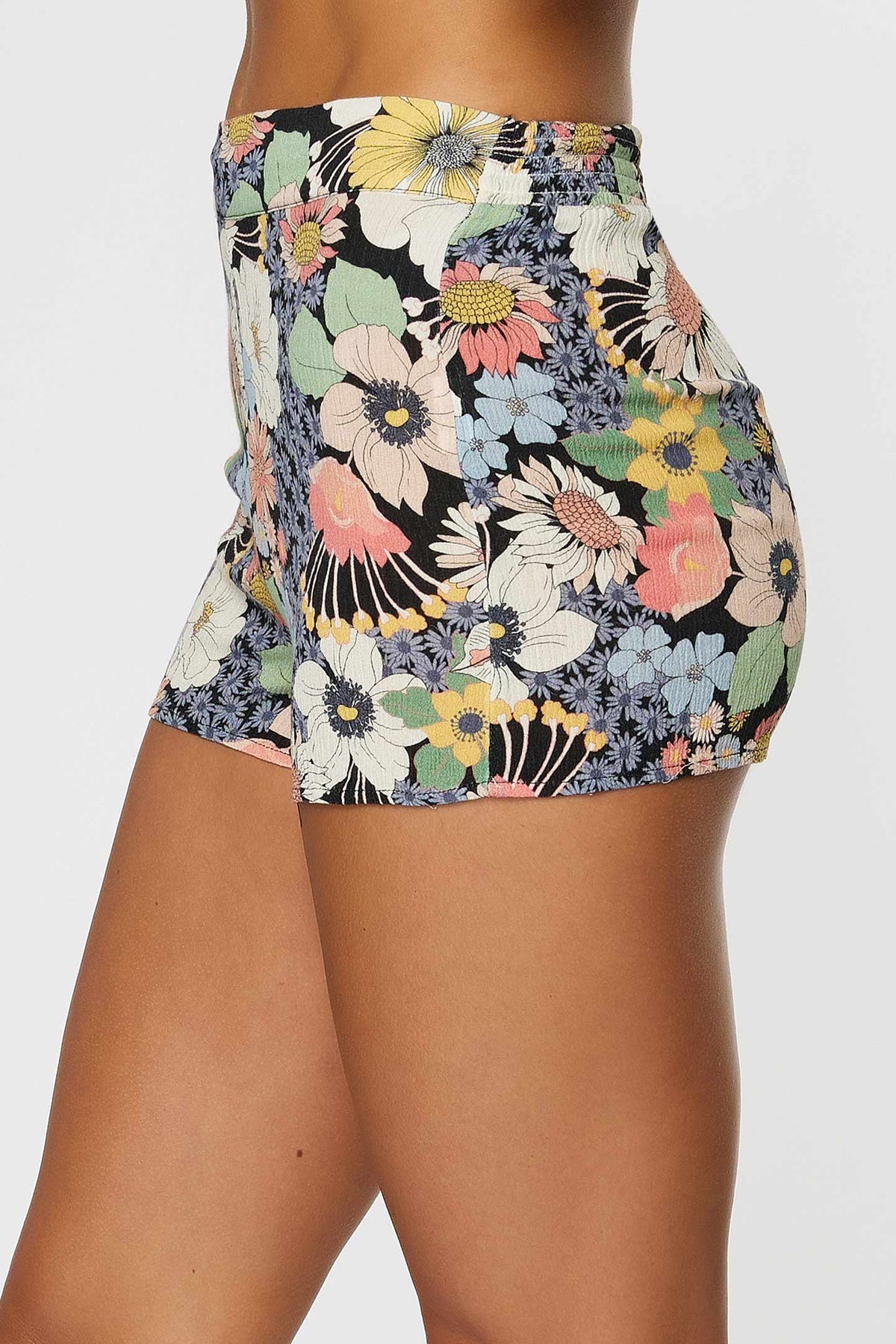 LADIES TWYLA SHORTS